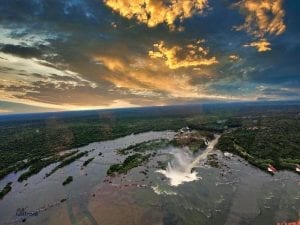 Flug über den Teufelsschlund