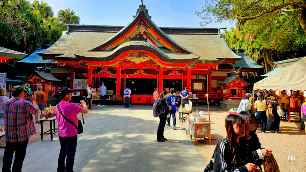 Gebetshalle (haiden) des Aoshima-Schreins