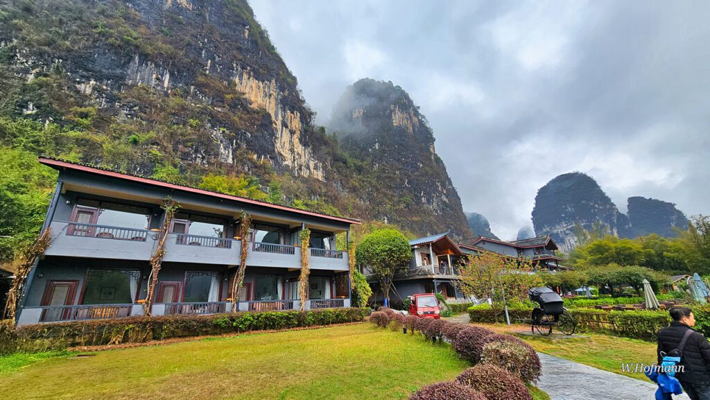 Yangshuo Mountain Retreat