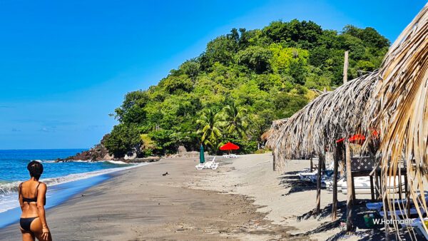 Meno Strand einmal fast leer, Dominica